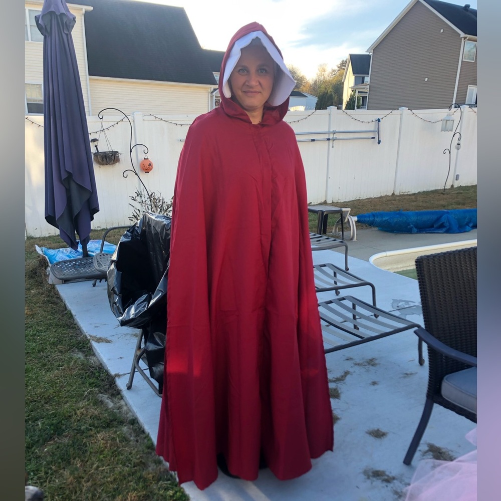 Handsmaid Tail Halloween costume